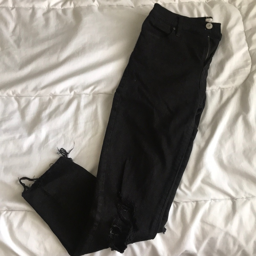 Black High-wasted Ripped Jeans